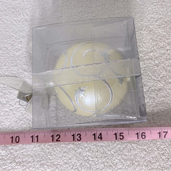 Vintage Sensual Living Cream Silver Christmas Tree Ornament Candle - Picture 4 of 11